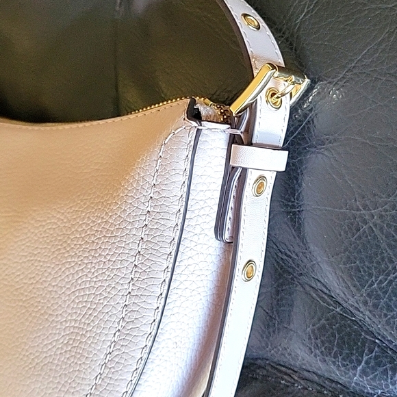 Michael Kors Camden purse - Picture 5 of 11